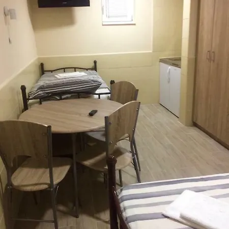 Sobe Srebrno Jezero Hotel de apartamente 4*