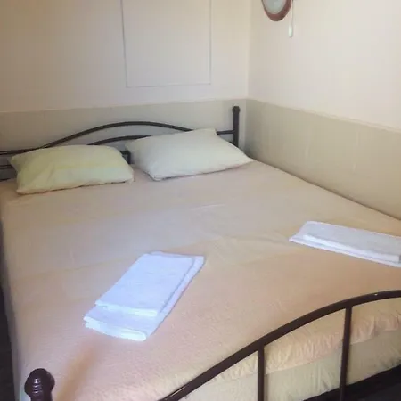 Hotel de apartamente Sobe Srebrno Jezero